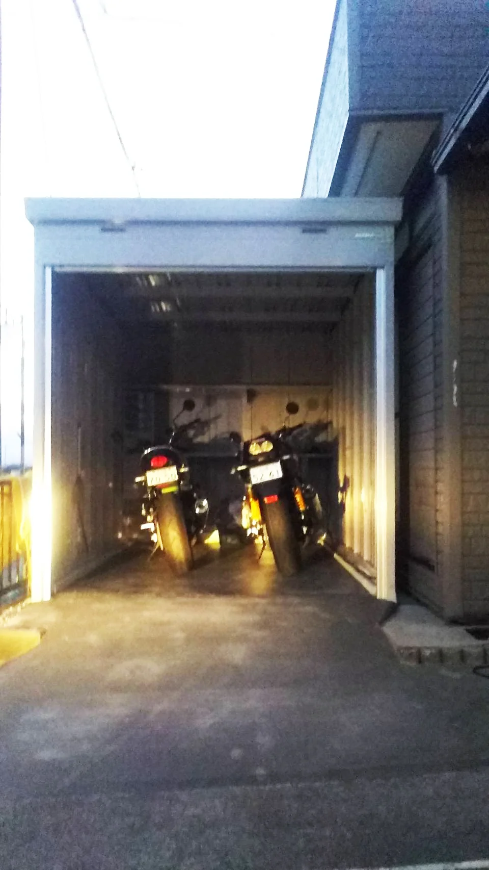バイクガレージ